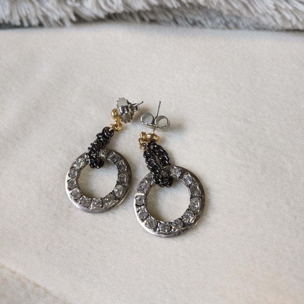 Sorrelli tri tone dangling earrings